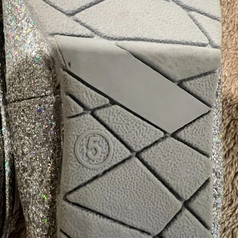 Olive & Edie Silver Glitter Moccasin Slippers, Faux Fur Lined Baby Girl's Size 5